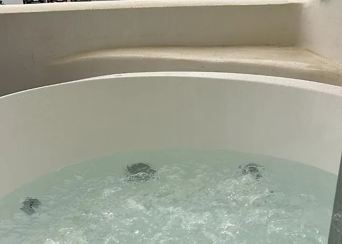 Mediterranean Boutique Beachfront Appartamento *