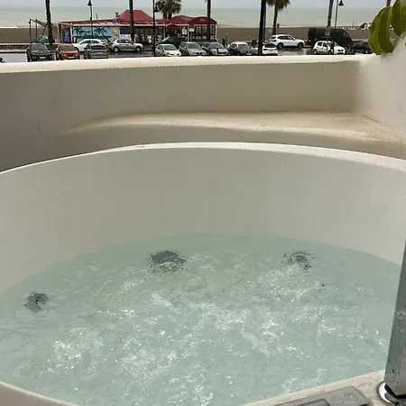 Mediterranean Boutique Beachfront Lägenhet *